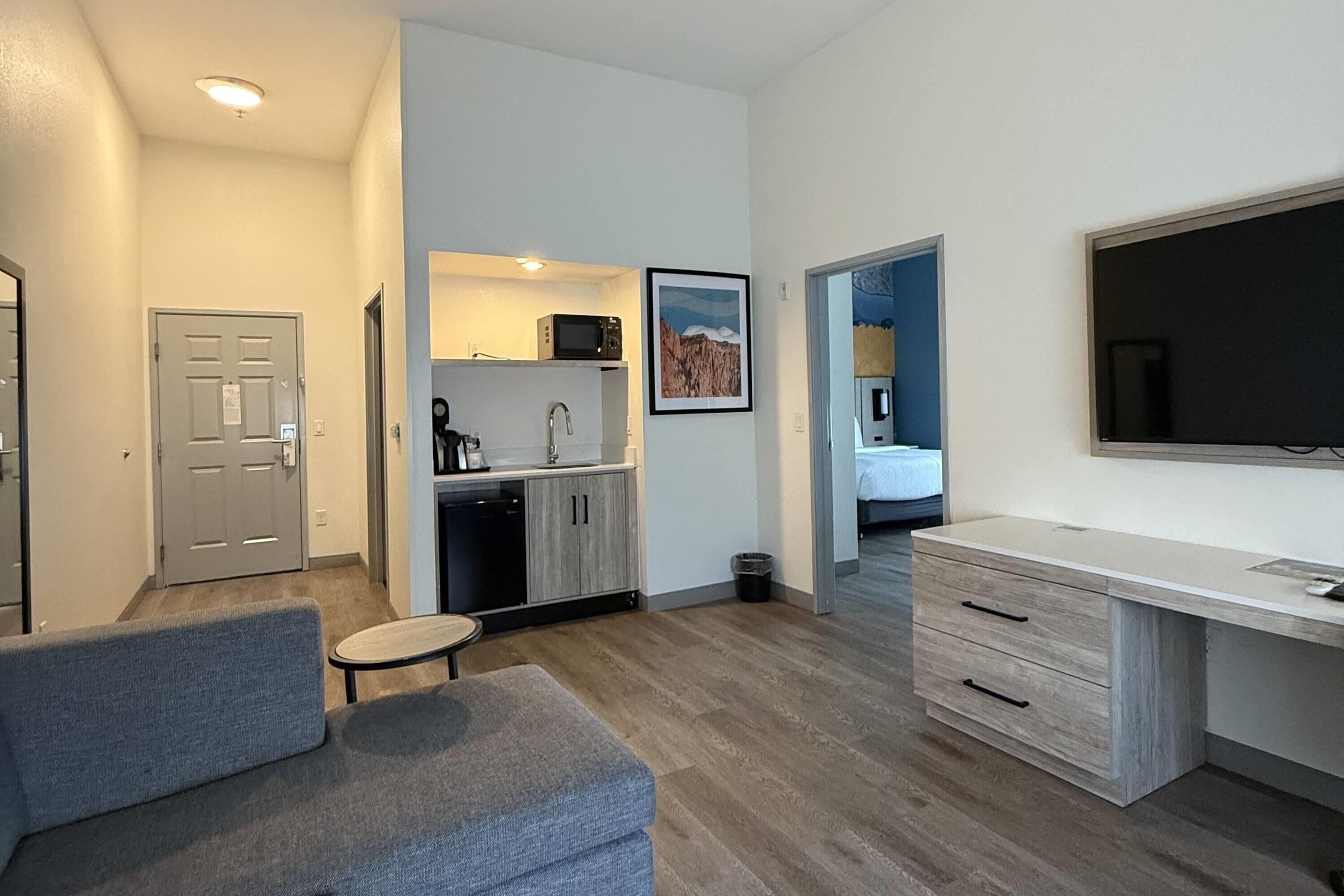Suite, 1 Bedroom, Non Smoking (1 King Bed) | Down comforters, pillowtop beds, desk, laptop workspace