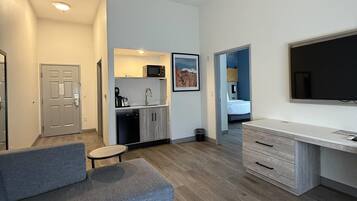 Suite, 1 Bedroom, Non Smoking (1 King Bed) | Down comforters, pillowtop beds, desk, laptop workspace