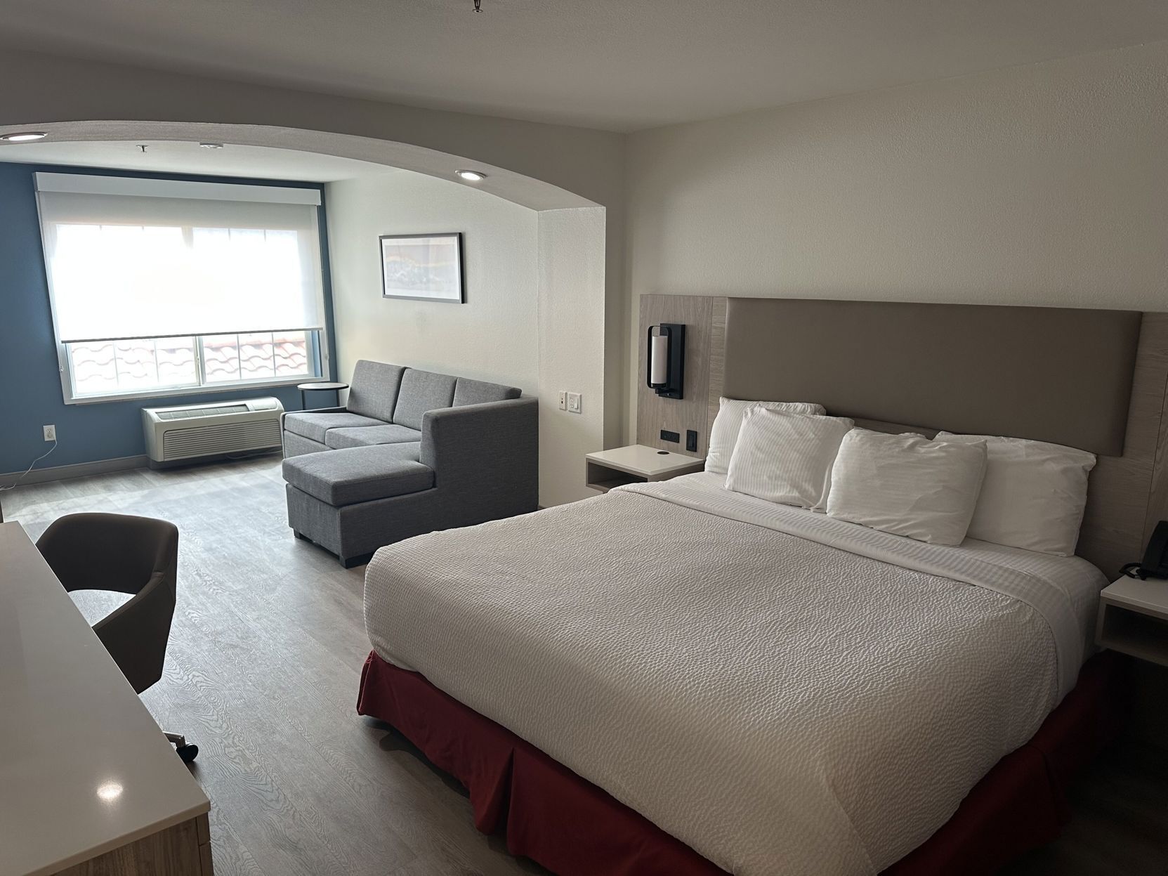 Couette en duvet, lit avec matelas à plateau-coussin, bureau