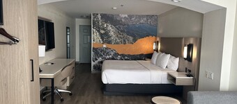 La Quinta Inn & Suites by Wyndham Albuquerque Midtown