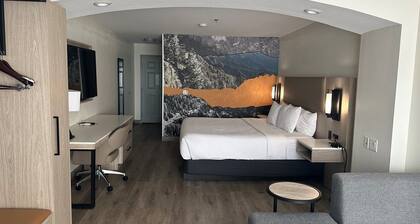 La Quinta Inn & Suites by Wyndham Albuquerque Midtown