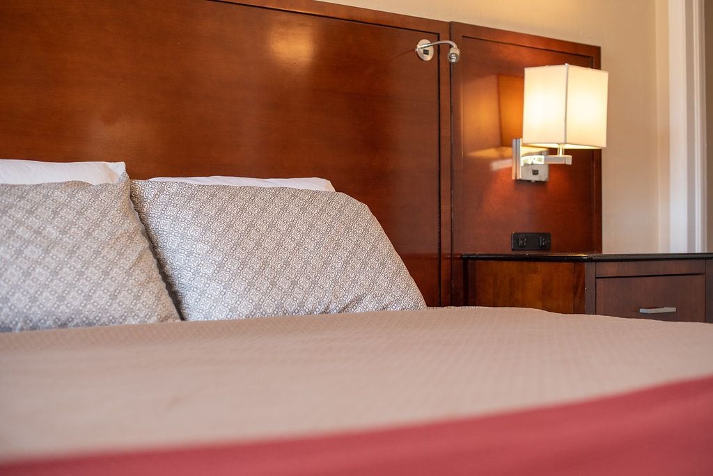 Single Room, 1 King Bed | Premium bedding, desk, blackout drapes, free WiFi