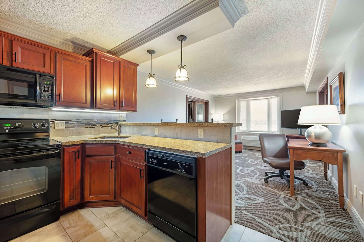 1 bedroom, laptop workspace, iron/ironing board, free wifi