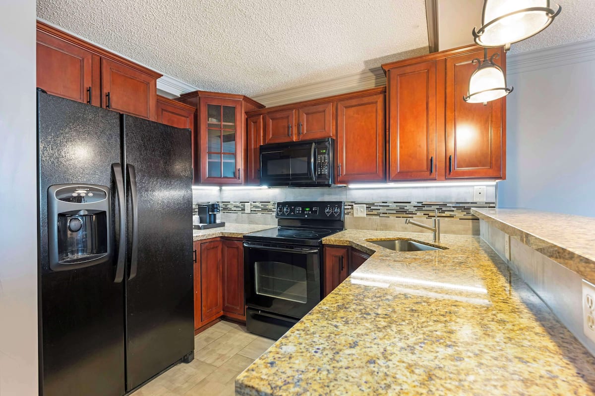 1 bedroom, laptop workspace, iron/ironing board, free wifi