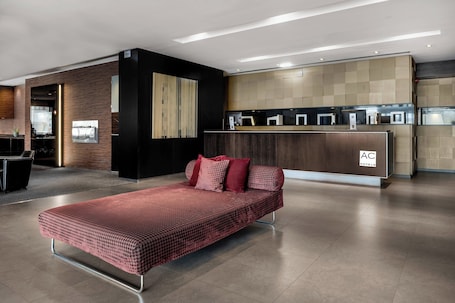 Reception. AC Hotel Gijón by Marriott