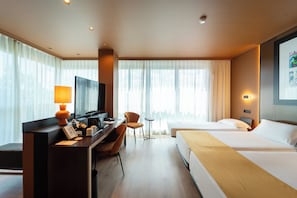 Ropa de cama de alta calidad y minibar 