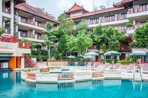 Outdoor pool, pool umbrellas