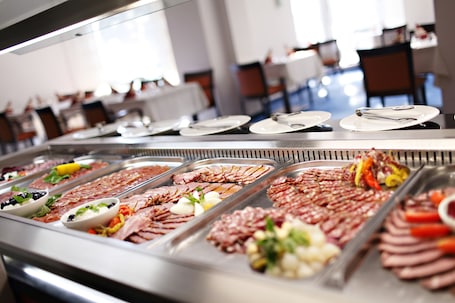 Free daily English breakfast. Hotel Park - Sava Hotels & Resorts