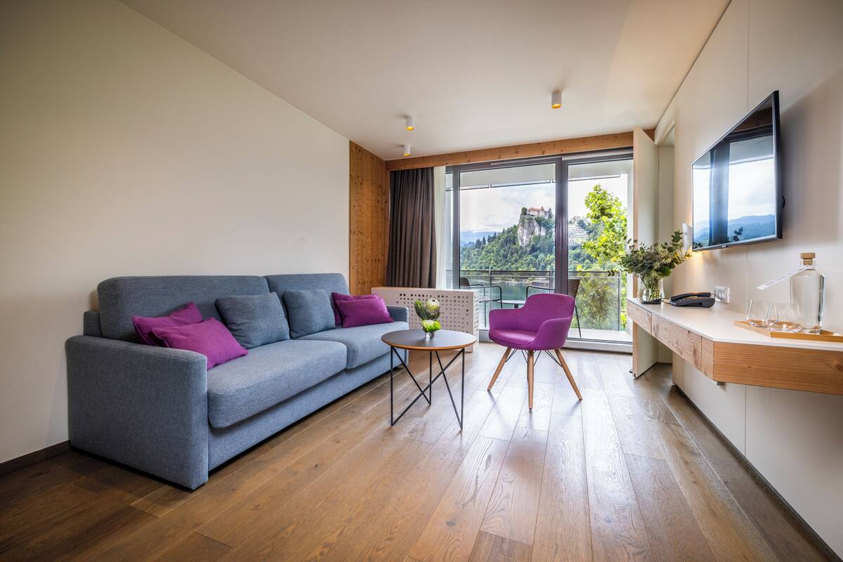 32-inch led tv with cable channels, tv