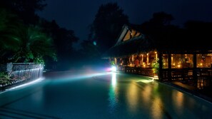 2 restaurants; breakfast, lunch, and dinner served - Tabacón Thermal Resort & Spa (La Fortuna)