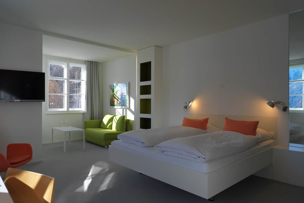 superior double room, corner | hypo-allergenic bedding, in-room safe, desk, free wifi