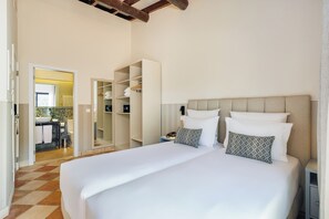 Classic Garden Double/Twin Room | Minibar, in-room safe, desk, blackout drapes