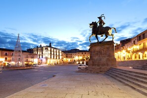 Exterior - Eurostars Palacio Santa Marta (Trujillo)
