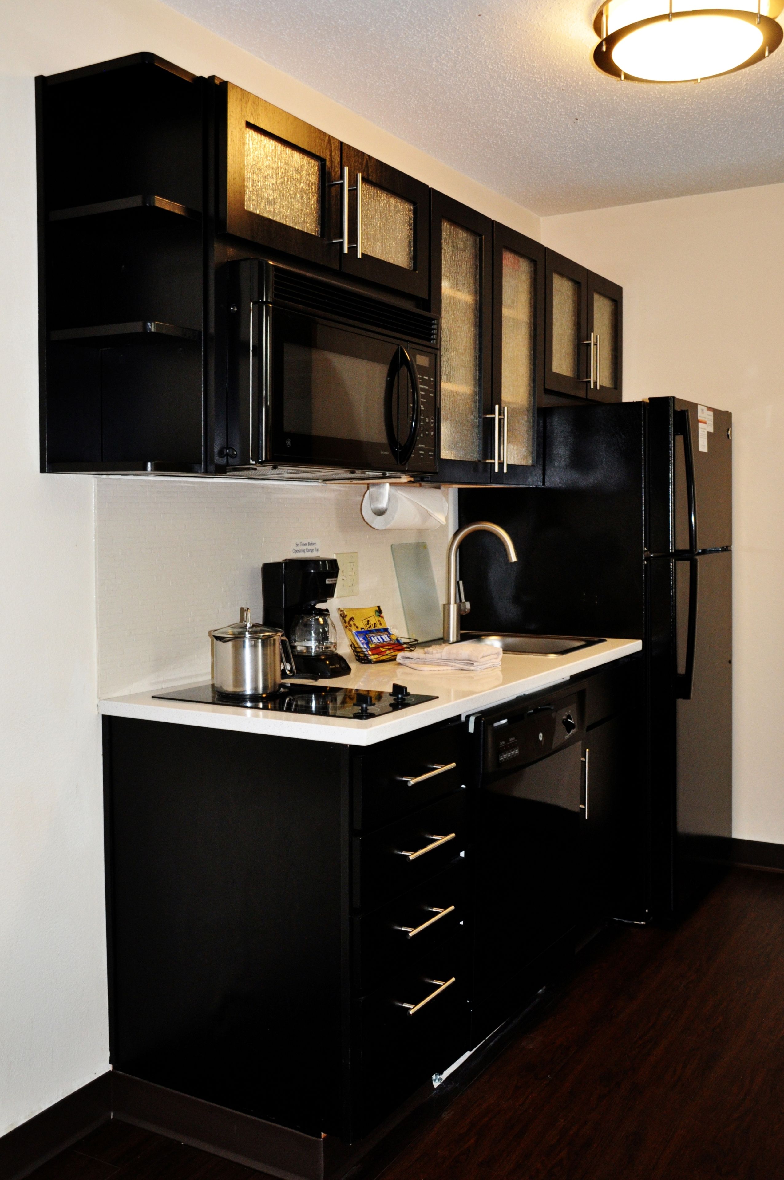 room, 1 queen bed, accessible (wheelchair) | private kitchen | fridge, microwave, stovetop, coffee/tea maker