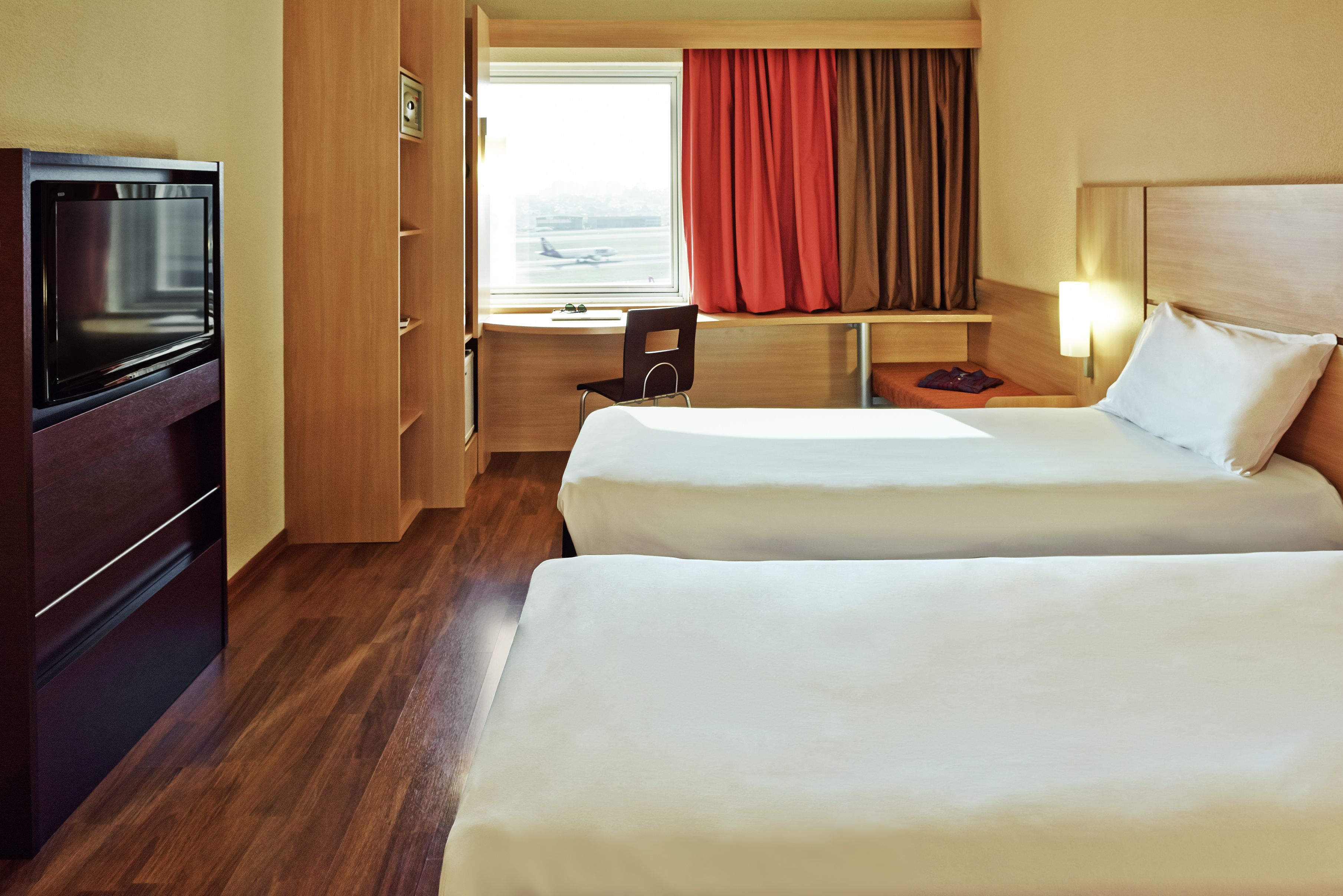 twin room, 2 single beds | minibar, desk, blackout curtains, soundproofing