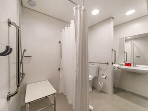 Standard Room, 1 Double Bed, Accessible (Accessible) | Minibar, desk, blackout curtains, soundproofing - ibis Sao Paulo Interlagos (São Paulo)