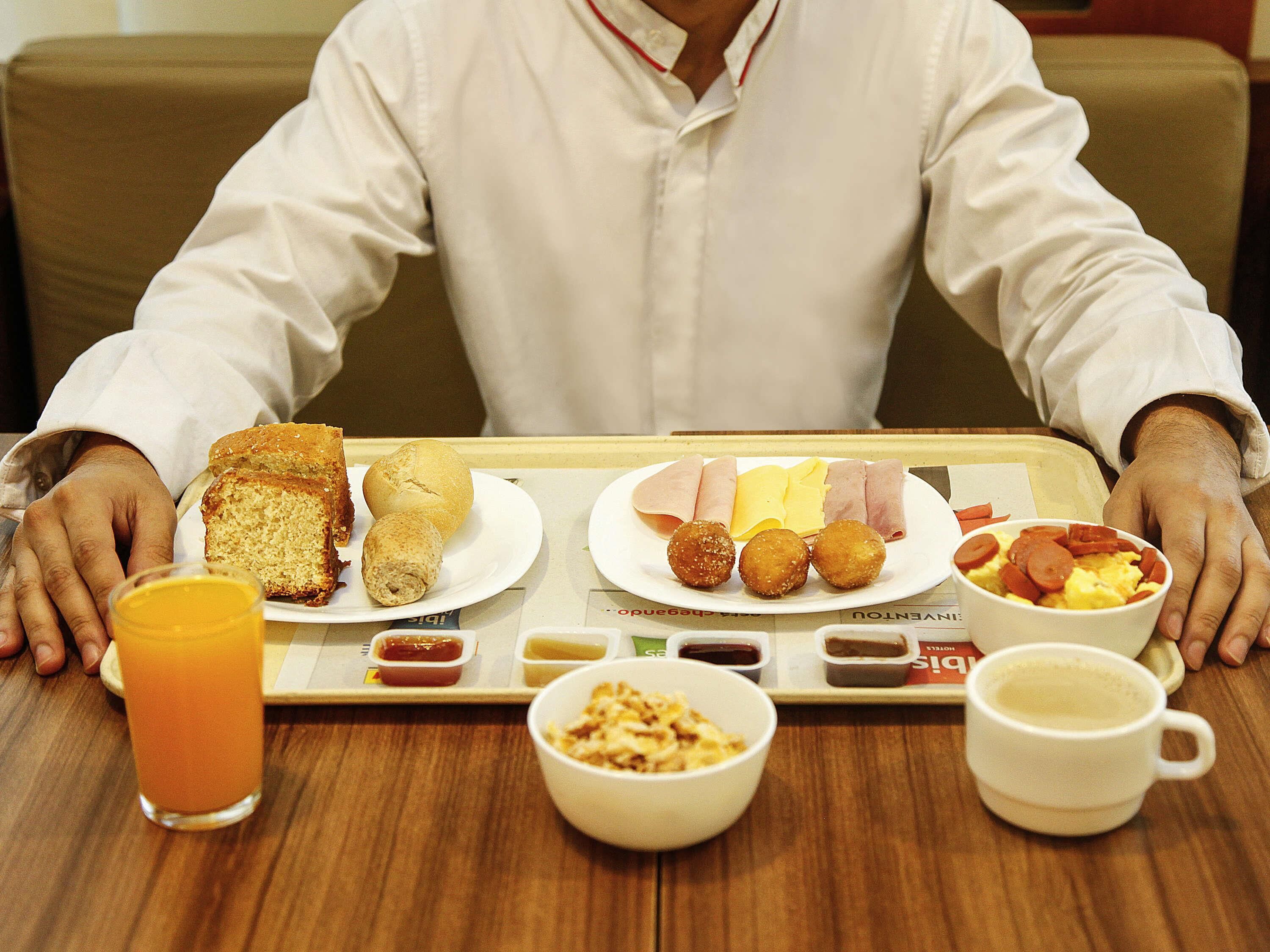 Tägliches großes Frühstück gegen Gebühr