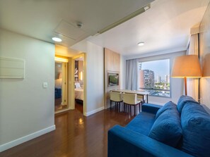 Minibar, coffre-fort, bureau, rideaux dâobscurcissement