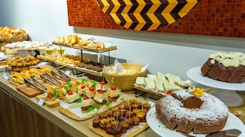 Daily buffet breakfast for a fee