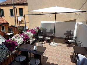 Daily cooked-to-order breakfast (EUR 7 per person) - Al Portico Guest House Venezia (Venice)
