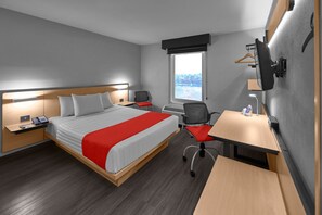 Bureau, fer et planche à repasser, accès au Wi-Fi (inclus)