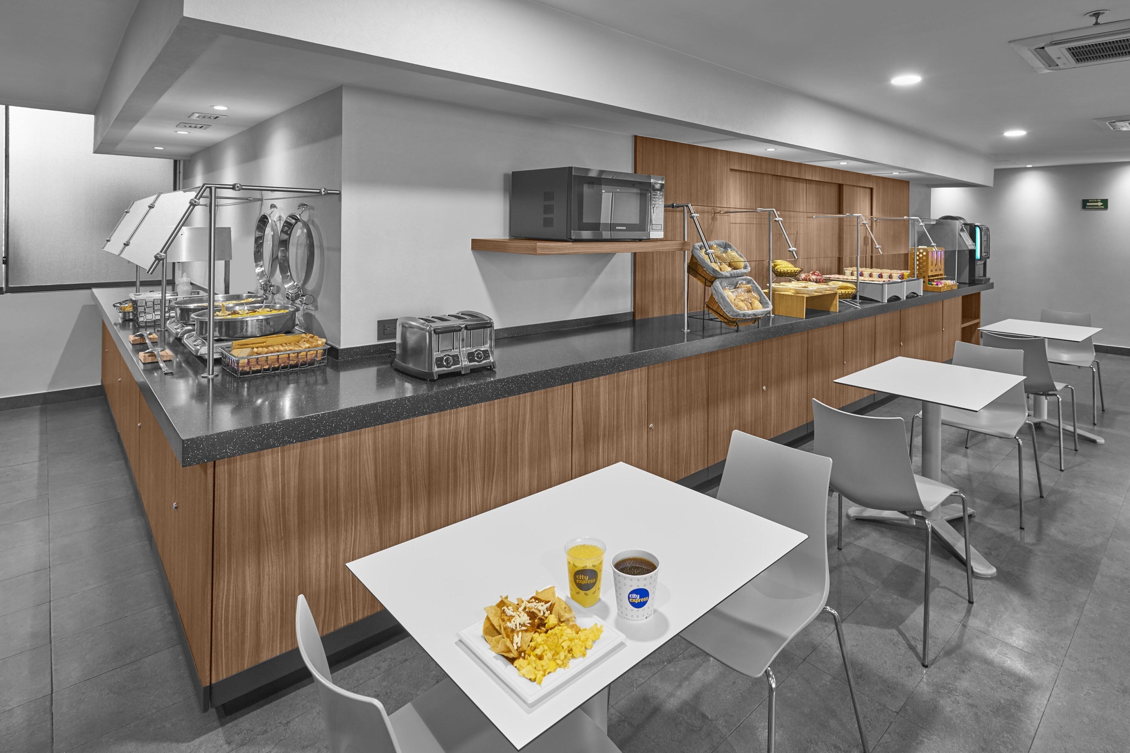 Free daily continental breakfast 