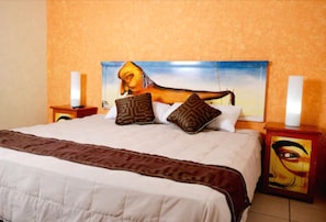 In-room safe, desk, blackout curtains, iron/ironing board - Hotel And Suites Galeria (Morelia)