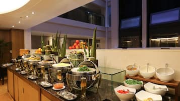 Petit déjeuner buffet compris tous les jours
