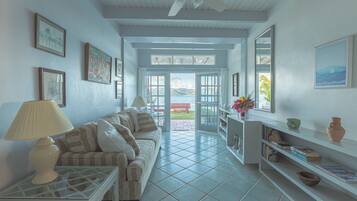 Deluxe-Villa, 1 King-Bett, Meerblick, Eckzimmer | Wohnbereich