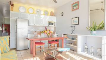 Signature Villa, 1 King Bed, Kitchen, Beachfront | Private kitchen | Fridge, microwave, oven, stovetop