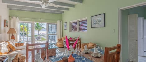 Villa Deluxe, 2 chambres, vue océan, en front de plage | Coin séjour