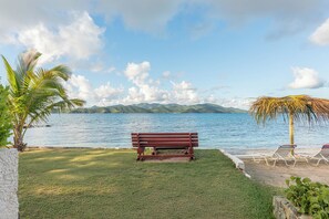 Deluxe-Villa, 1 King-Bett, Meerblick, Eckzimmer | Strand-/Meerblick