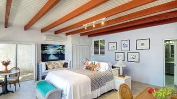 Deluxe Suite, 1 Bedroom | Egyptian cotton sheets, premium bedding, pillowtop beds