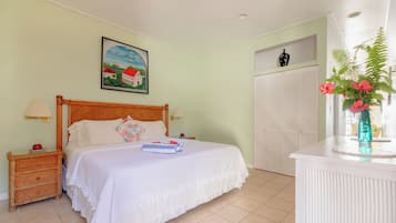 Signature Villa, 1 King Bed, Kitchen, Beachfront | Bathroom | Combined shower/tub, free toiletries, hair dryer, towels