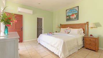 Signature Villa, 1 King Bed, Kitchen, Beachfront | Egyptian cotton sheets, premium bedding, pillowtop beds