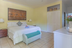 Signature Villa, 3 Bedrooms, Ocean View, Beachfront | Egyptian cotton sheets, premium bedding, pillow-top beds - Fort Recovery Beachfront Resort (West End)