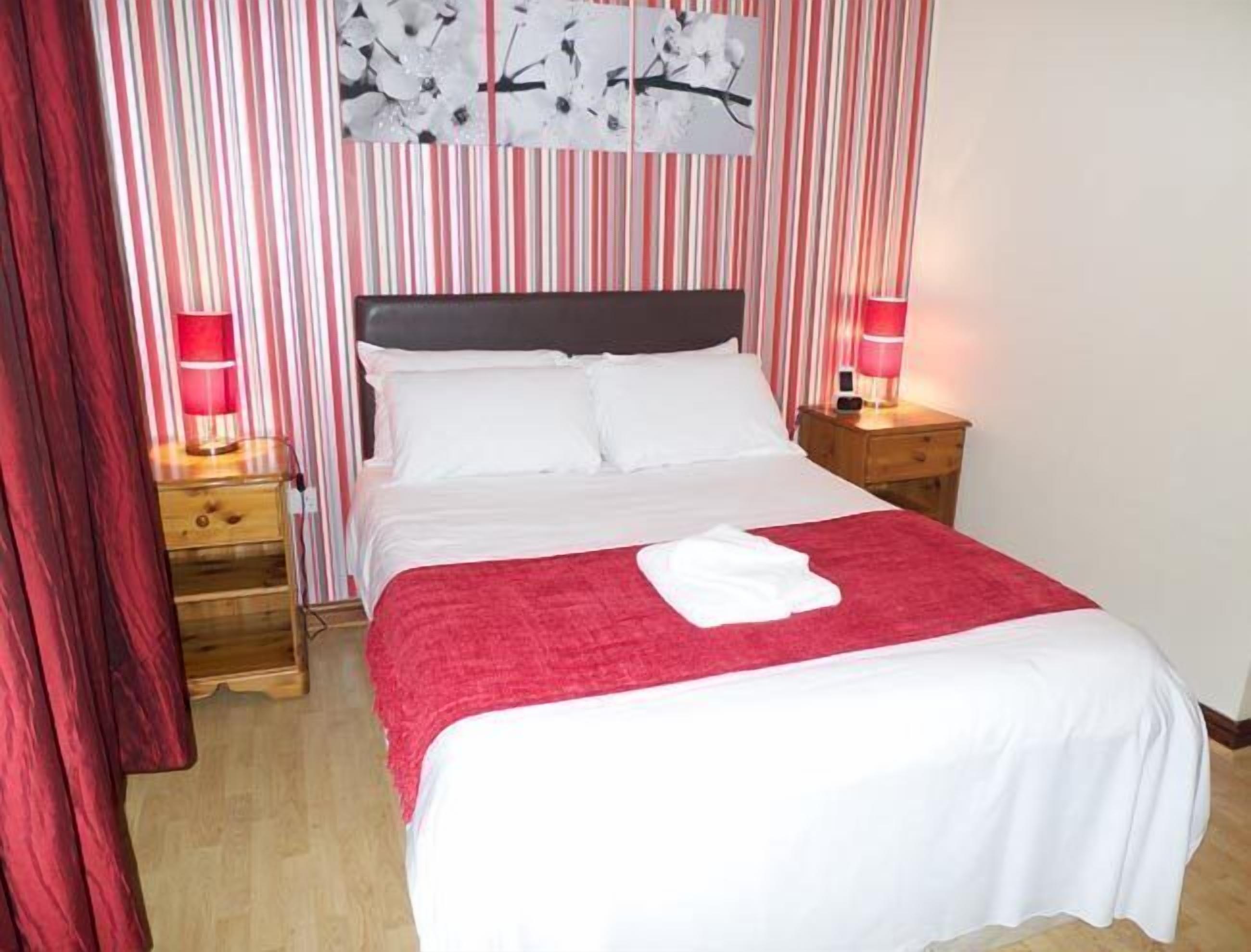 办公桌、熨斗/熨板、免费 WiFi