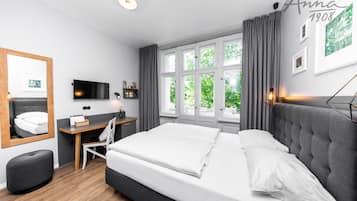 Premium bedding, in-room safe, desk, blackout drapes