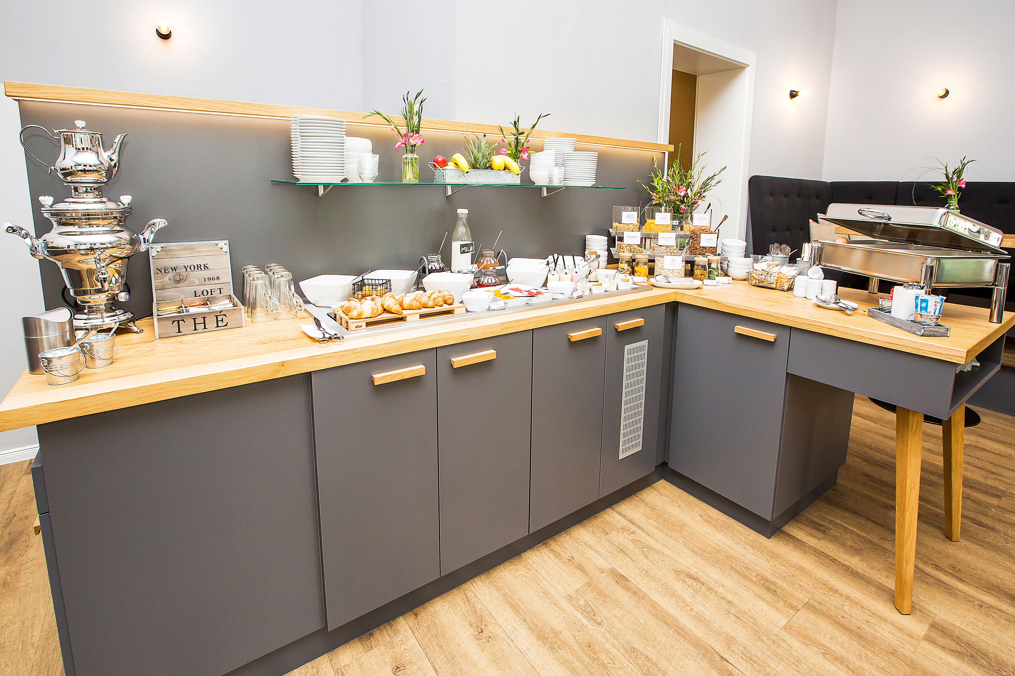 daily buffet breakfast (eur 21 per person)