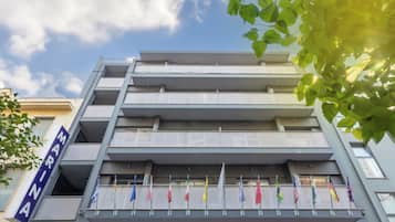 Vista frontal de la propiedad