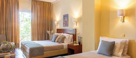 Hypo-allergenic bedding, in-room safe, desk, soundproofing