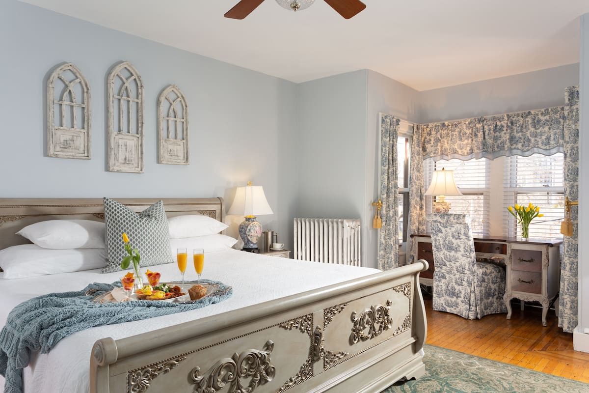 Suite Premium | 1 habitación, ropa de cama de alta calidad y decoración personalizada