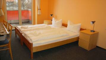 Doppelzimmer, Gemeinschaftsbad | Zustellbetten, kostenloses WLAN, BettwÀsche