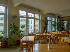 Free daily buffet breakfast - Hotel Transit Loft Berlin (Berlin)
