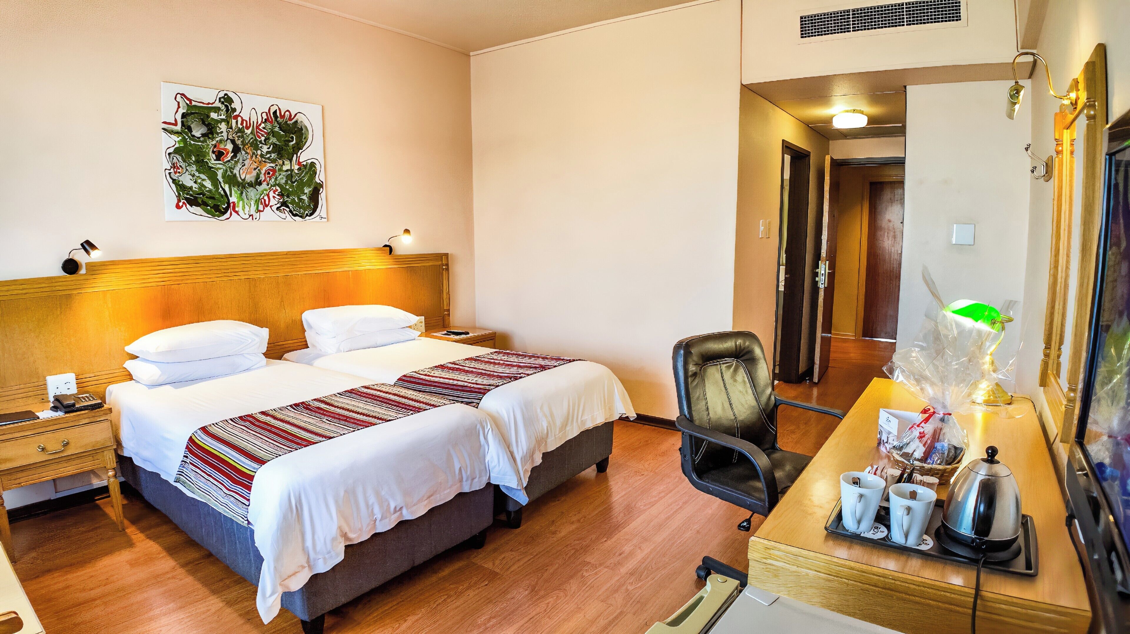 Standard Twin Room, 2 Twin Beds | 1 bedroom, hypo-allergenic bedding, in-room safe, desk