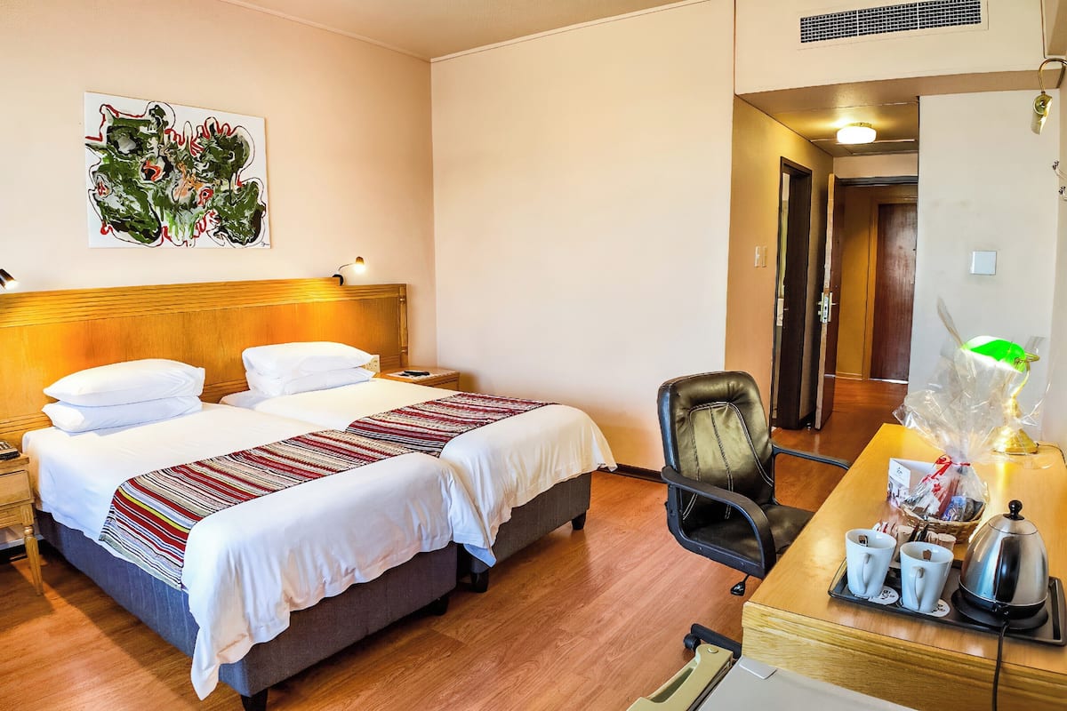 Standard Twin Room, 2 Twin Beds | 1 bedroom, hypo-allergenic bedding, in-room safe, desk