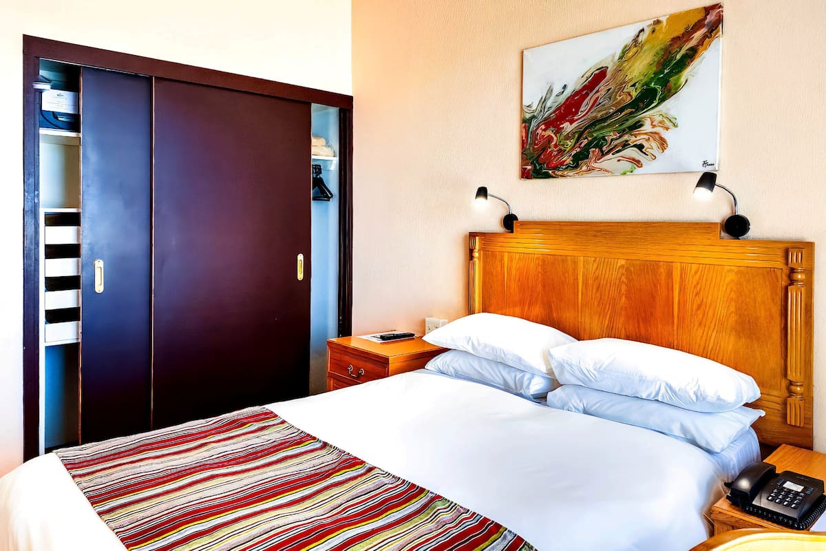 Standard Double Room, 1 Double Bed | 1 bedroom, hypo-allergenic bedding, in-room safe, desk