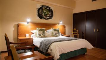 Suite | 1 bedroom, hypo-allergenic bedding, in-room safe, desk