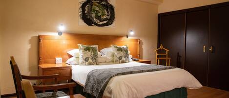 Suite | 1 bedroom, hypo-allergenic bedding, in-room safe, desk