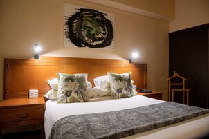 套房 | 1 多间卧室、防过敏的被褥、客房内保险箱、办公桌